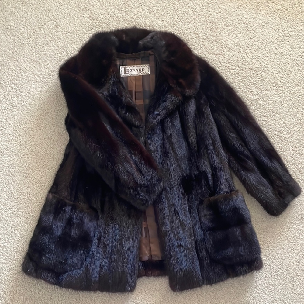 Mink fur coat. Like new. Pre-owned condition